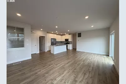 18404 SW Sugarloaf Ln, Beaverton, OR 97007 - Photo 2