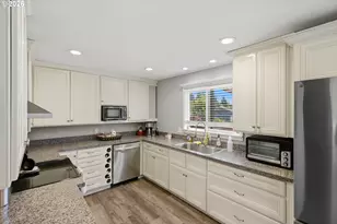 1060 S 10th St, Coos Bay, OR 97420 - Photo 14