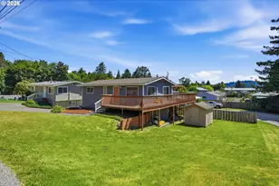 1060 S 10th St, Coos Bay, OR 97420 - Photo 4