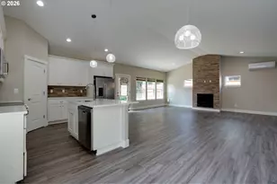 159 E J St, Vernonia, OR 97064 - Photo 8