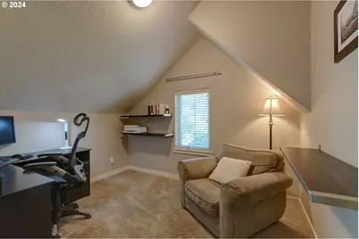 7915 NE Rockne Way, Hillsboro, OR 97006 - Photo 16