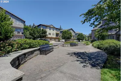 7915 NE Rockne Way, Hillsboro, OR 97006 - Photo 26