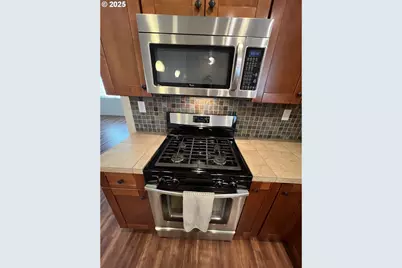 7915 NE Rockne Way, Hillsboro, OR 97006 - Photo 14