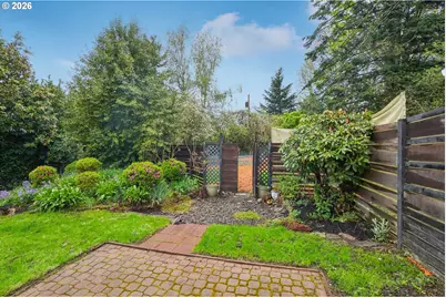 137 Cedar Ln, Wood Village, OR 97060 - Photo 32