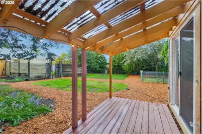 137 Cedar Ln, Wood Village, OR 97060 - Photo 28