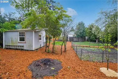 137 Cedar Ln, Wood Village, OR 97060 - Photo 30