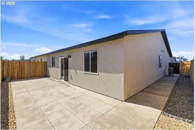 1054 NE 10th Pl, Hermiston, OR 97838 - Photo 14