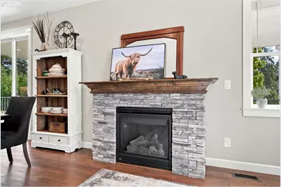 116 NE 13th Ave, Albany, OR 97321 - Photo 8