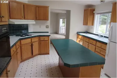 1605 Kristi Loop, Lakeside, OR 97449 - Photo 4