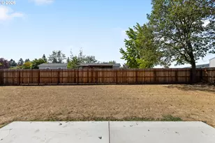 754 SE Hall St, Winston, OR 97496 - Photo 44