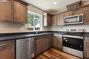 754 SE Hall St, Winston, OR 97496 - Photo 20