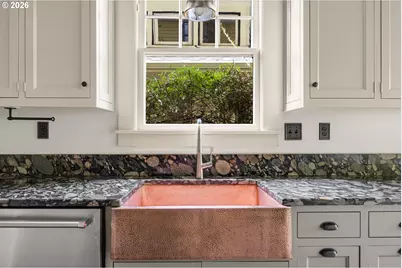 3247 NE Glisan St, Portland, OR 97232 - Photo 24