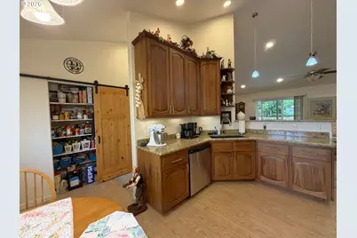 63410 Nathan Dr, Coos Bay, OR 97420 - Photo 8