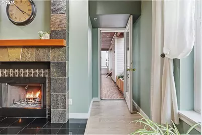 305 S Montgomery St #406, Portland, OR 97201 - Photo 28