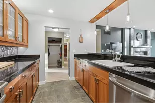 305 S Montgomery St, Portland, OR 97201 - Photo 8