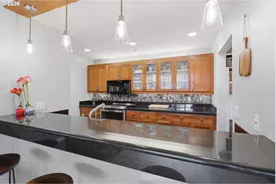 305 S Montgomery St #406, Portland, OR 97201 - Photo 10