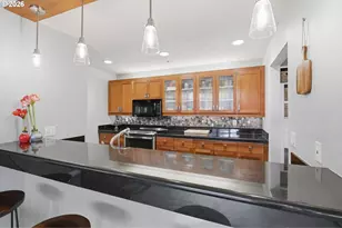 305 S Montgomery St, Portland, OR 97201 - Photo 10