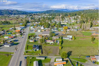 2047 Roseburg Rd, Myrtle Point, OR 97458 - Photo 2