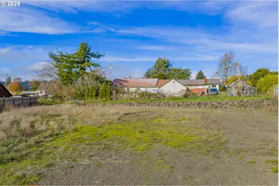 2047 Roseburg Rd, Myrtle Point, OR 97458 - Photo 12