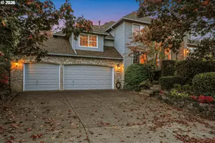 17317 Brookhurst Dr, Lake Oswego, OR 97034 - Photo 2