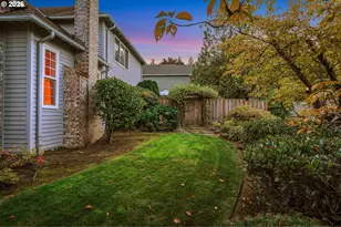 17317 Brookhurst Dr, Lake Oswego, OR 97034 - Photo 38