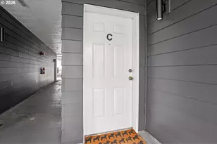 606 S Nevada St, Portland, OR 97219 - Photo 2