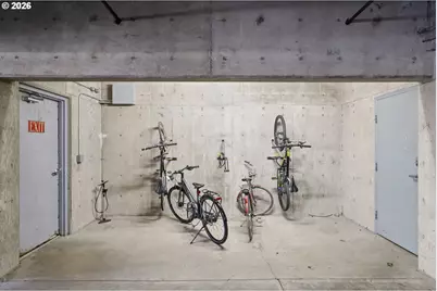 606 S Nevada St #C, Portland, OR 97219 - Photo 28