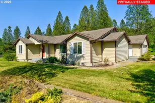 757 Echo Dr, Roseburg, OR 97470 - Photo 1