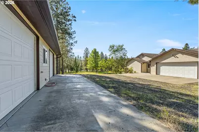 757 Echo Dr, Roseburg, OR 97470 - Photo 38