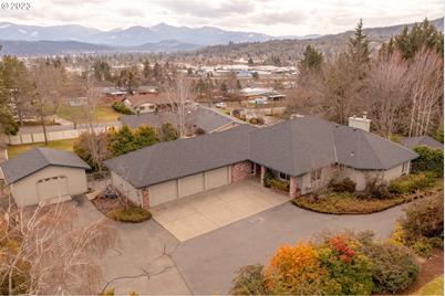 2311 Scoville Rd, Grants Pass, OR 97526 - Photo 1