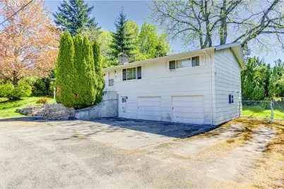 10238 NE Morris Ct, Portland, OR 97220 - Photo 32