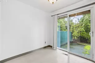 10238 NE Morris Ct, Portland, OR 97220 - Photo 26