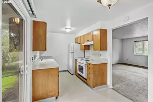 10238 NE Morris Ct, Portland, OR 97220 - Photo 16