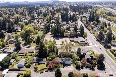 10238 NE Morris Ct, Portland, OR 97220 - Photo 40