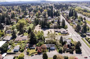 10238 NE Morris Ct, Portland, OR 97220 - Photo 40