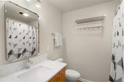 4980 S Landing Dr #102, Portland, OR 97239 - Photo 16