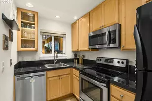 4980 S Landing Dr, Portland, OR 97239 - Photo 10