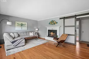 1032 Laurel St, Lake Oswego, OR 97034 - Photo 4