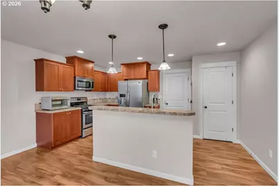 574 Prairie St, Woodburn, OR 97071 - Photo 12