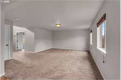 574 Prairie St, Woodburn, OR 97071 - Photo 10