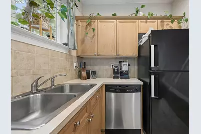 9128 N Hudson St, Portland, OR 97203 - Photo 8