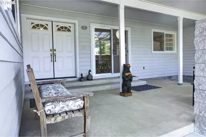 200 Rivershore Dr, Roseburg, OR 97470 - Photo 6