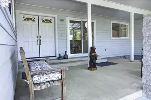 200 Rivershore Dr, Roseburg, OR 97470 - Photo 6