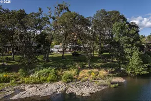 200 Rivershore Dr, Roseburg, OR 97470 - Photo 26