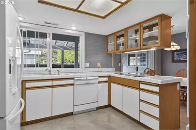200 Rivershore Dr, Roseburg, OR 97470 - Photo 14