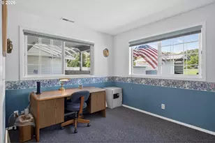 200 Rivershore Dr, Roseburg, OR 97470 - Photo 22