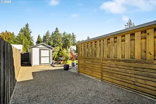 12505 SE Mill Ct, Portland, OR 97233 - Photo 40