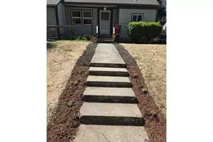 10238 N James St, Portland, OR 97203 - Photo 2