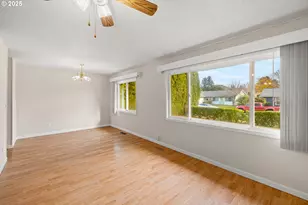 2521 SE Clark Ct, Troutdale, OR 97060 - Photo 4