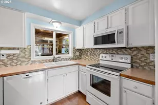 2521 SE Clark Ct, Troutdale, OR 97060 - Photo 12